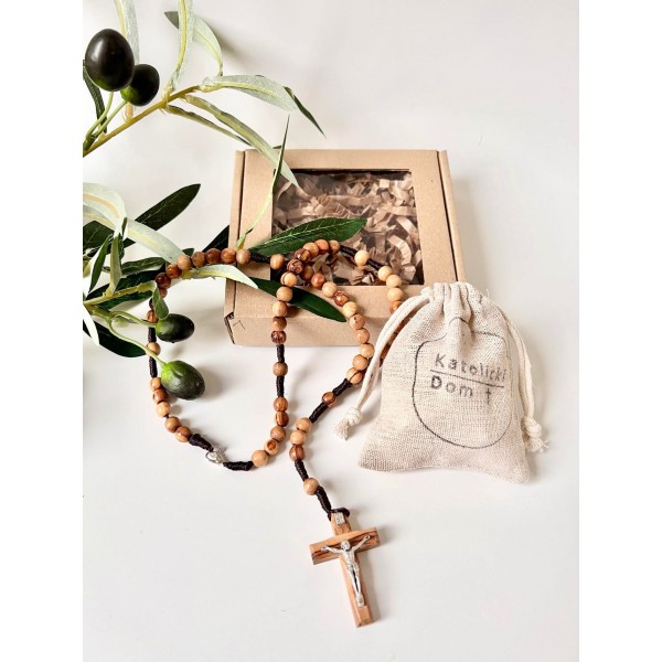 Drewniany różaniec na szyję z Panem Jezusem z drzewa oliwnego z Ziemi Świętej - idealny prezent